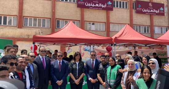 أبو العينين عضو التحالف الوطني تشارك فى قافلة "إيد واحدة" ببورسعيد.. صور