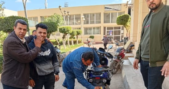 رئيس مدينة الباجور يطبق ترخيص أول سكوتر وفقا للقرارات المنظمة