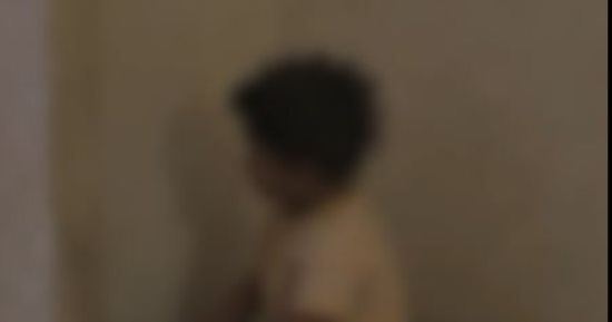 مأساة هزت سوهاج.. عندما يتحول الأب إلى جلاد (فيديو)