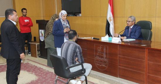 محافظ بنى سويف يوجه بحلول عاجلة لشكاوى المواطنين