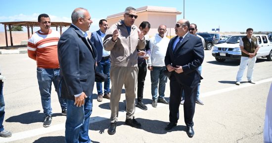 محافظ جنوب سيناء يتفقد الموقع المخصص لإقامة أرض الاصطفاف بجوار كمين الوادى