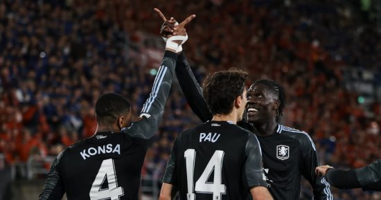 بولونيا ضد أستون فيلا.. الفيلانز يضع قدما بنصف نهائى الدورى الأوروبى بثلاثية