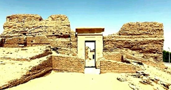 حضرت الآن فى حضرتك يا معلّمى.. رسالة إمبراطور رومانى للإله آمون.. اعرف الحكاية