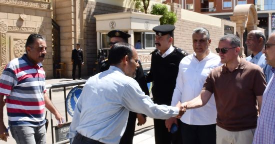 جولة ميدانية لمحافظ أسوان بمحيط الكنائس استعدادا لاحتفالات عيد القيامة