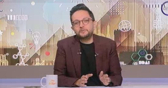 أحمد فايق يستعرض "زوبة".. أول سيارة "جولف كار" بأيادٍ طلابية من جامعة حلوان