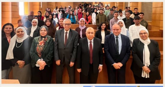 جامعة القاهرة الأهلية تُعزز الوعي الوطني لدى طلابها بندوة نوعية حول التحديات الراهنة