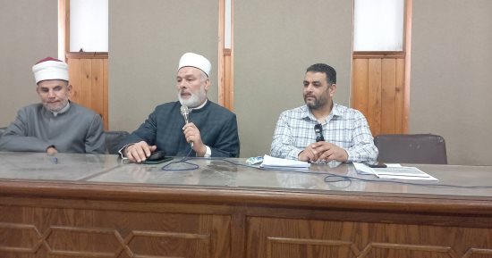 رئيس منطقة سوهاج الأزهرية يعقد اجتماعًا لبحث استعدادات امتحانات نهاية العام