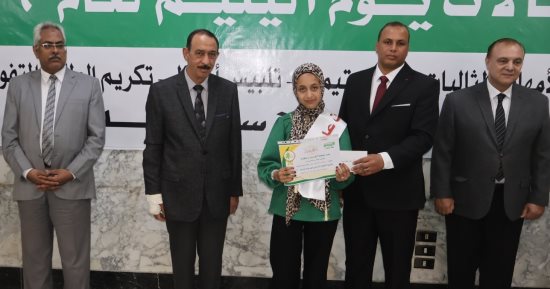 محافظ سوهاج يشهد احتفالية يوم اليتيم لتوزيع مساعدات بقيمة 390 ألف جنيه