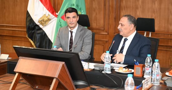 وزير الصناعة يؤكد ضرورة الحد من تصدير المواد الخام فى صورتها الأولية
