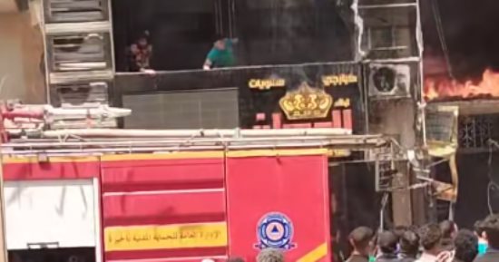 تحريات لكشف سبب اشتعال حريق بمخزن ومحل فى الحوامدية