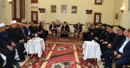 محافظ الجيزة يزور مقر مطرانية شمال الجيزة لتقديم التهنئة بعيد القيامة المجيد