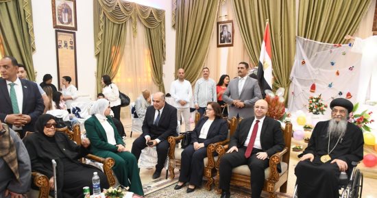 محافظ الفيوم يزور دير الأنبا إبرام بالعزب للتهنئة بعيد القيامة المجيد