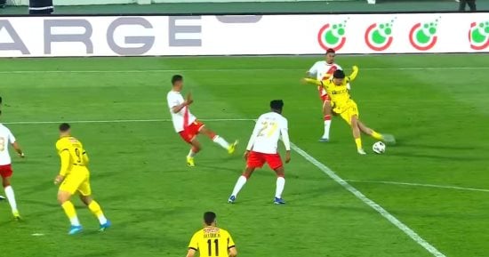 بهدف ماركة بوشكاش.. المغرب الفاسي يتصدر الدوري بالفوز على الوداد (فيديو)