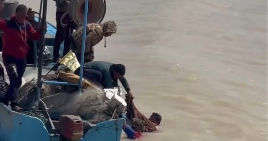 العثور على الغريق المفقود بعد ثلاثة أيام من البحث فى بحر العريش