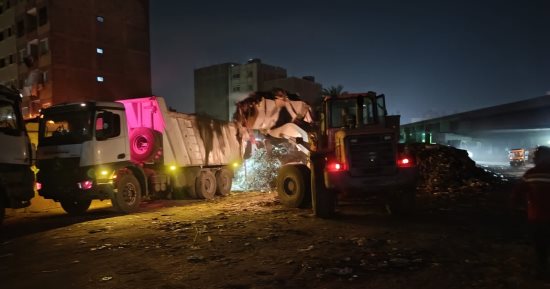 محافظة الجيزة ترفع 1450 طن مخلفات فى حملات مكبرة بالمنصورية وأرض الرخام