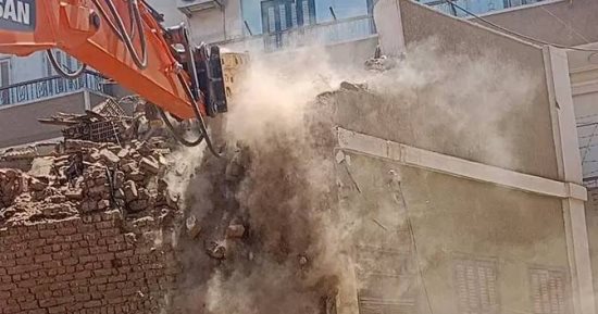 انهيار جزئى لمبنى دور أرضى بدون سقف بمدينة إسنا دون مصابين