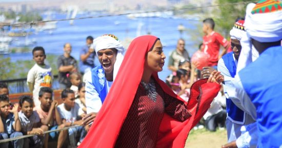 شم النسيم بروح التراث.. شاهد حفل فرقة أسوان للفنون الشعبية فى حديقة فريال