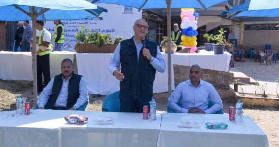 محافظ الإسكندرية يحتفل مع ذوى الهمم بيوم شم النسيم على الشواطئ.. فيديو