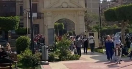 من أمام قصر عابدين.. فرحة المصريين بشم النسيم في قلب القاهرة.. فيديو 