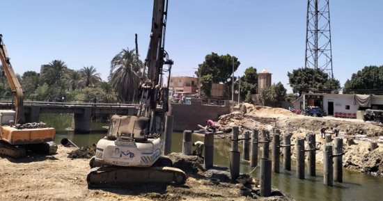 محافظ أسيوط: تسريع العمل بكوبرى النواورة الجديد بالبدارى لتحسين حركة النقل
