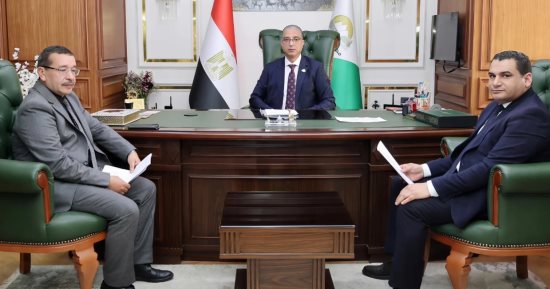محافظ الجيزة: المساحة المنزرعة قمحا تخطت 29 ألف فدان وجهزنا 8 مواقع تخزينية