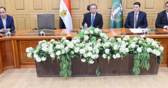 محافظ المنوفية يناقش مشروعات الخطة الاستثمارية وهيئة الأبنية التعليمية