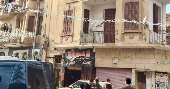 انهيار سور عقار بدمنهور يسفر عن تحطم سيارة ملاكى
