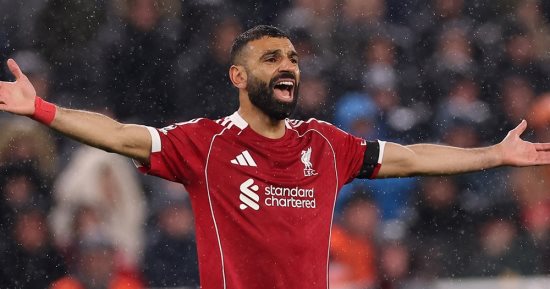 حرب إيران تهدد انتقال محمد صلاح إلى الدورى السعودى.. اعرف السبب