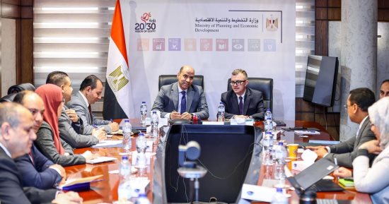 وزيرا  التخطيط والعمل يناقشان عددا من الملفات المشتركة لرفع كفاءة ومرونة سوق العمل