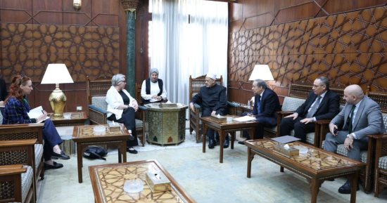 شيخ الأزهر يستقبل سفيرة فنلندا ويؤكد: العالم بحاجة إلى عودة القيم الدينية