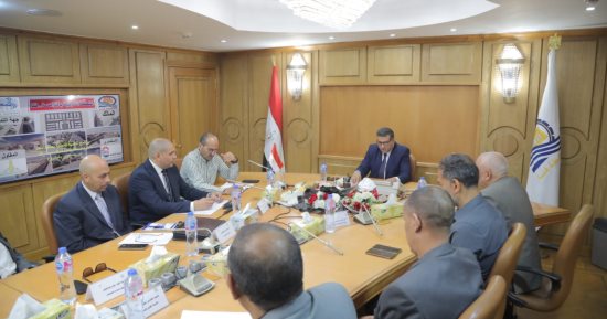 محافظ قنا يستعرض مستجدات المرحلة الأولى للمنطقة الحرفية بالترامسة