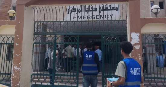 صناع الحياة عضو التحالف الوطني تتدخل لدعم مصابي حادث طريق سفاجا–القصير