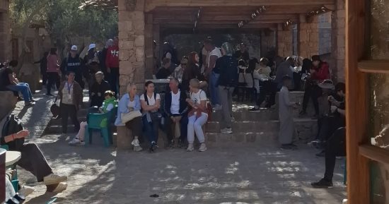 توافد 250 سائح من مختلف الجنسيات لزيارة دير سانت كاترين وجبل موسى
