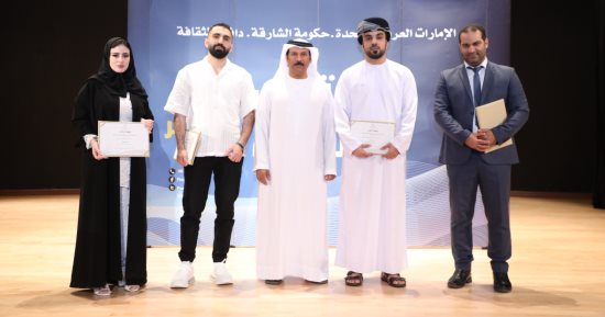 قصائد تتغنى بالإنسان والوطن والحب في بيت الشعر بالشارقة.. صور
