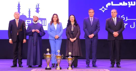 وزيرة التضامن: توزيع 198 مليون وجبة غذائية خلال أقل من عام.. صور