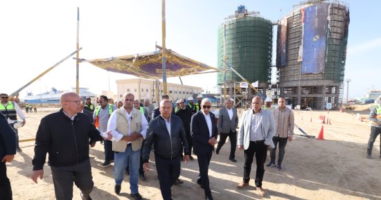 وزير النقل يُعلن بدء تنفيذ المنطقة اللوجيستية بالعريش.. تطوير شامل للميناء لربط أوروبا بآسيا