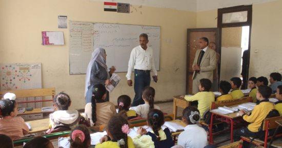مدير تعليم الجيزة يتابع انتظام الدراسة بمدارس العياط.. ويشدد على تكثيف الإشراف