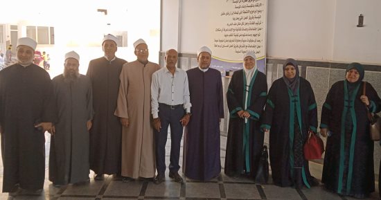 قافلة «الرحمة والمواساة» تصل دور الرعاية بسوهاج.. دعم وبث للأمل فى نفوس المرضى
