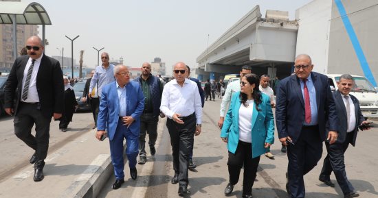 ​محافظ القاهرة فى جولة مفاجئة أعلى دائرى السلام: لا تهاون مع المواقف العشوائية