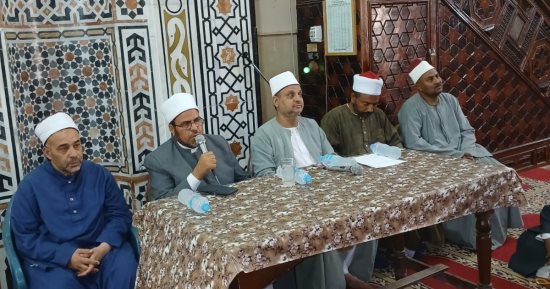 مدير أوقاف الأقصر يجتمع مع أئمة إدارة البياضية لمتابعة تطوير المساجد وصكوك الإطعام