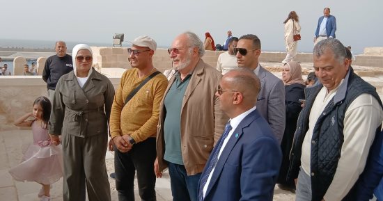 الملك السابق أحمد فؤاد الثانى يشيد بتاريخ قلعة قايتباى: الإسكندرية جميلة جدا