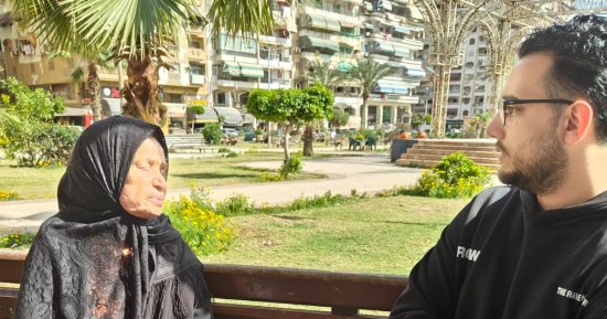 9 أشهر فى بطنها و45 سنة على ظهرها.. منح عجوز بورسعيد وابنها المعاق الرعاية الشاملة