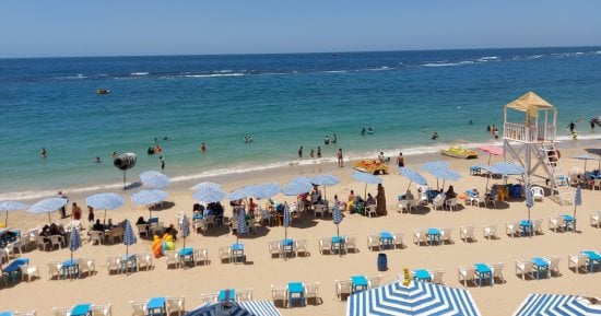 الإسكندرية تفتح شواطئها لصيف 2026.. 43 شاطئًا بـ6 فئات تبدأ من 5 جنيهات