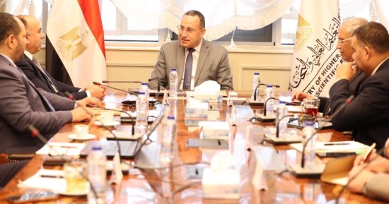 وزير التعليم العالي يبحث مع جهاز مستقبل مصر شراكة موسعة مع الجامعات