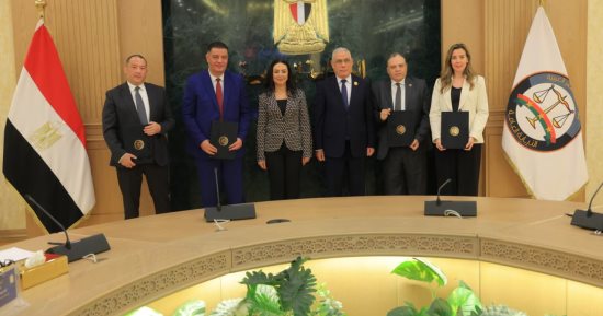 وزيرة التضامن  والنائب العام يشهدان توقيع بروتوكولى تعاون لحفظ حقوق الأسرة المصرية