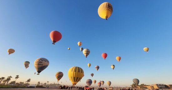 لليوم الرابع.. إلغاء تحليق رحلات البالون الطائر فى سماء غرب الأقصر بعد تحذيرات الطقس