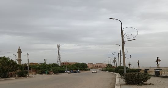 الغيوم تسيطر على سماء أسوان وتحذيرات عاجلة من الأرصاد بسبب حالة الطقس.. فيديو