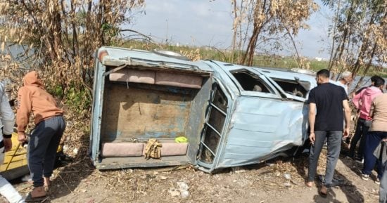 إصابة شخصين فى انقلاب سيارة نصف نقل بالطريق الصحراوى الشرقى بسوهاج