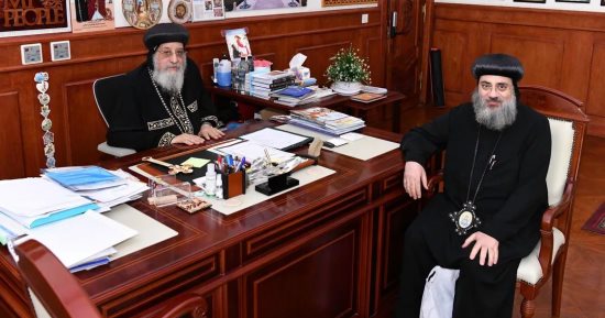 البابا تواضروس الثاني يستقبل عددًا من أحبار الكنيسة بالمقر البابوي للتهنئة بعيد القيامة