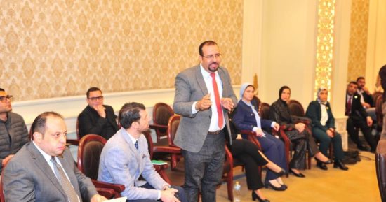 أحمد التايب يلقى كلمة بالصالون السياسى لحزب حماة الوطن لمناقشة قانون الأحوال الشخصية